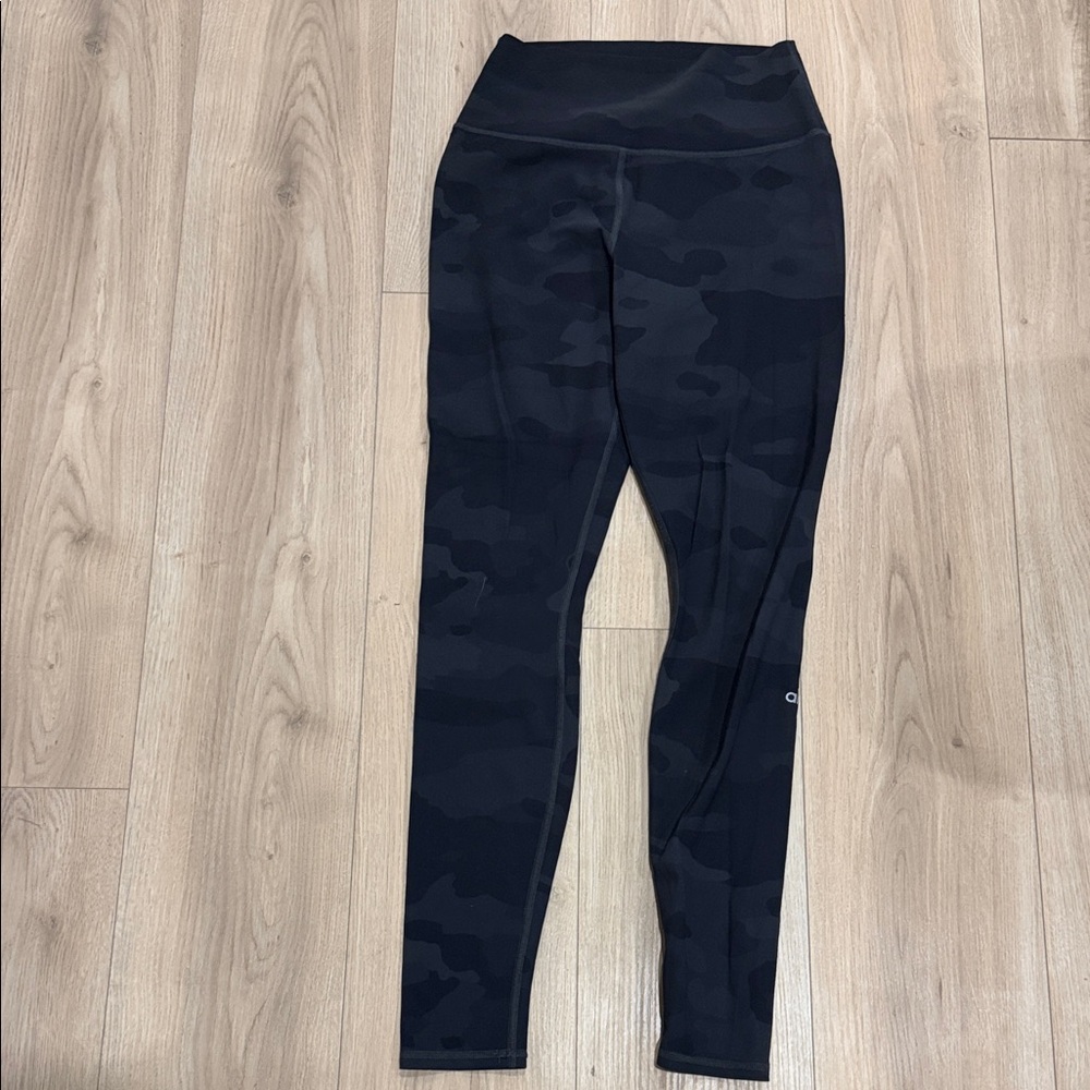 ALO Yoga Midnight Camouflage Leggings